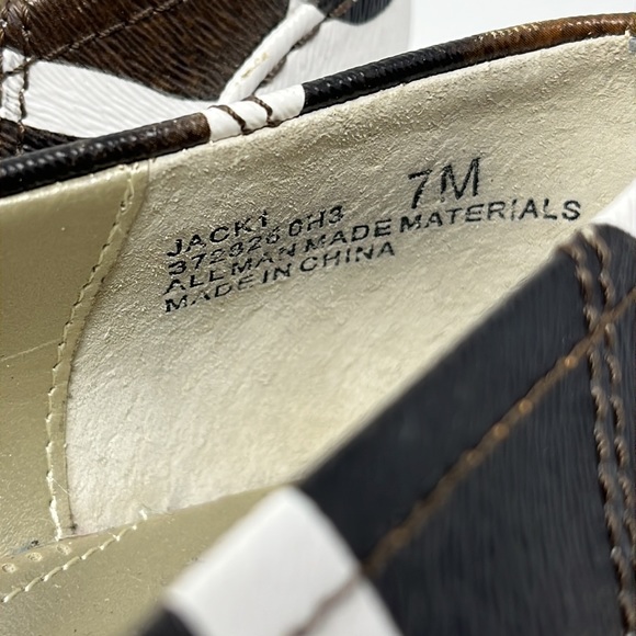 BELLINI Cow Print Ballet Flat Size 7 - Picture 5 of 10